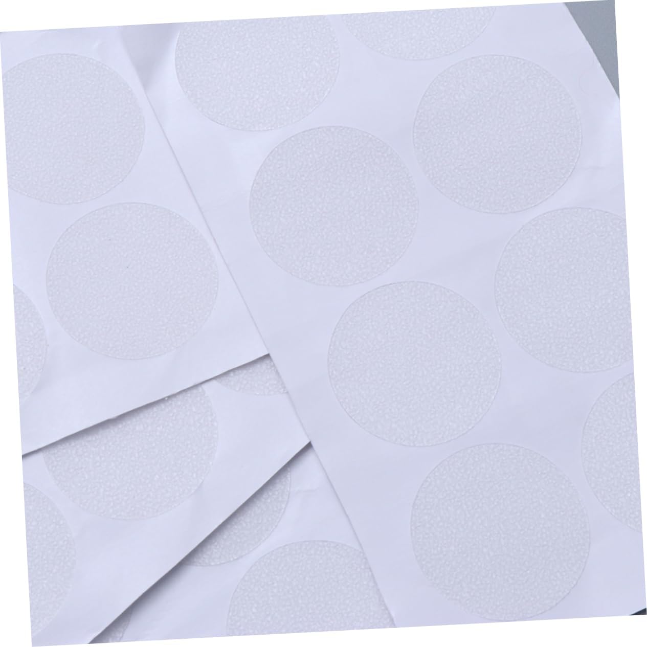 Safe bathroom mat for slip-free bath experience