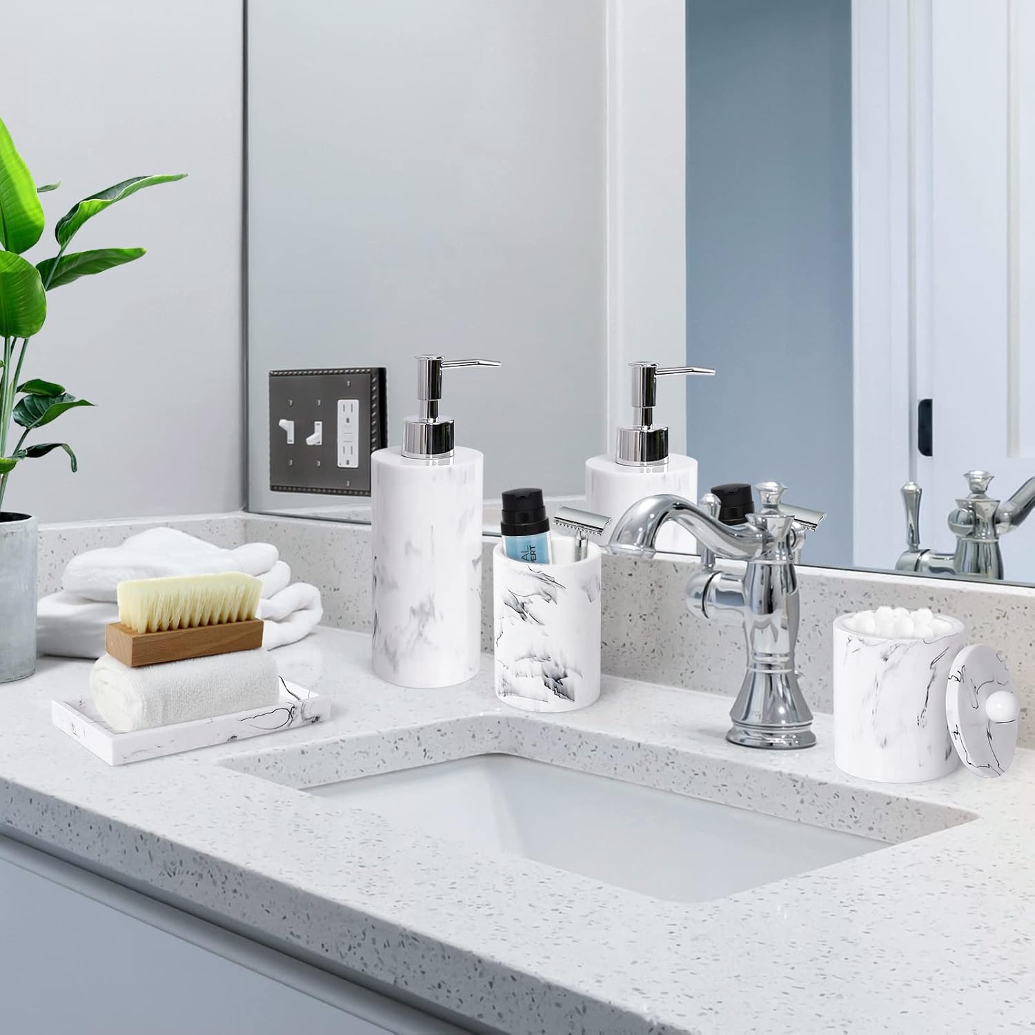 Haturi 4-Piece Marble-Mimicked Bathroom Accessory Set
