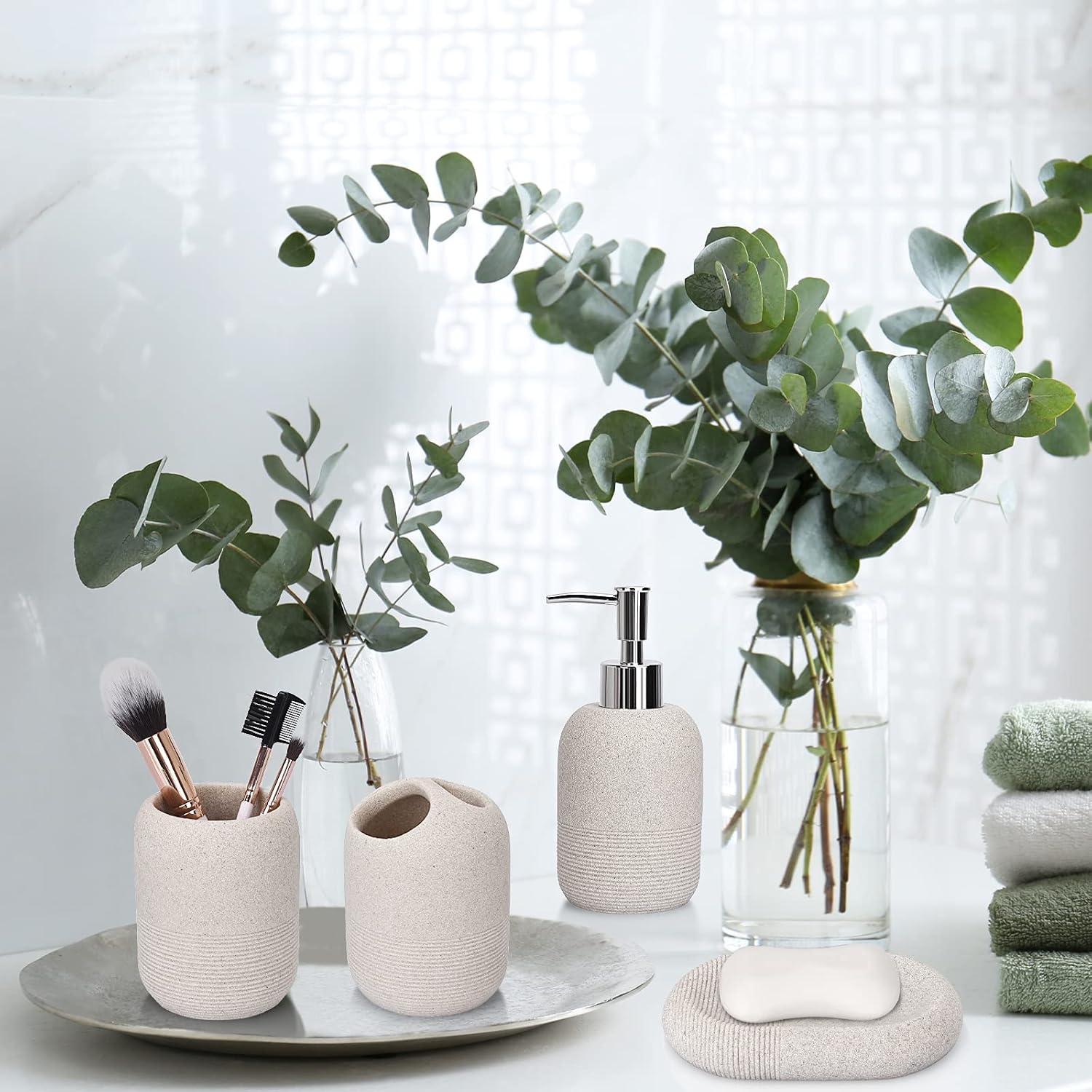 Elegant 4-Piece Bath Set