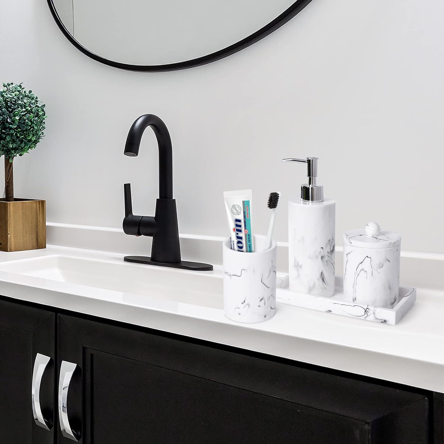 Haturi 4-Piece Marble-Mimicked Bathroom Accessory Set