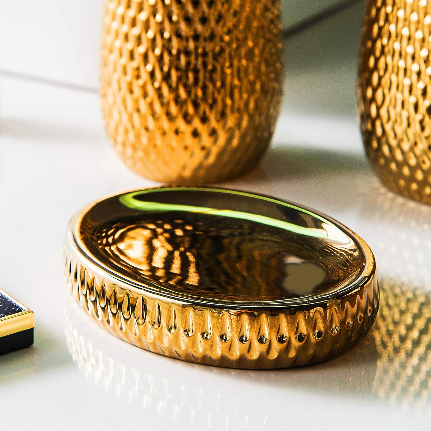 Luxury Gold-Ceramic Bathroom Accessory Set for Your Home