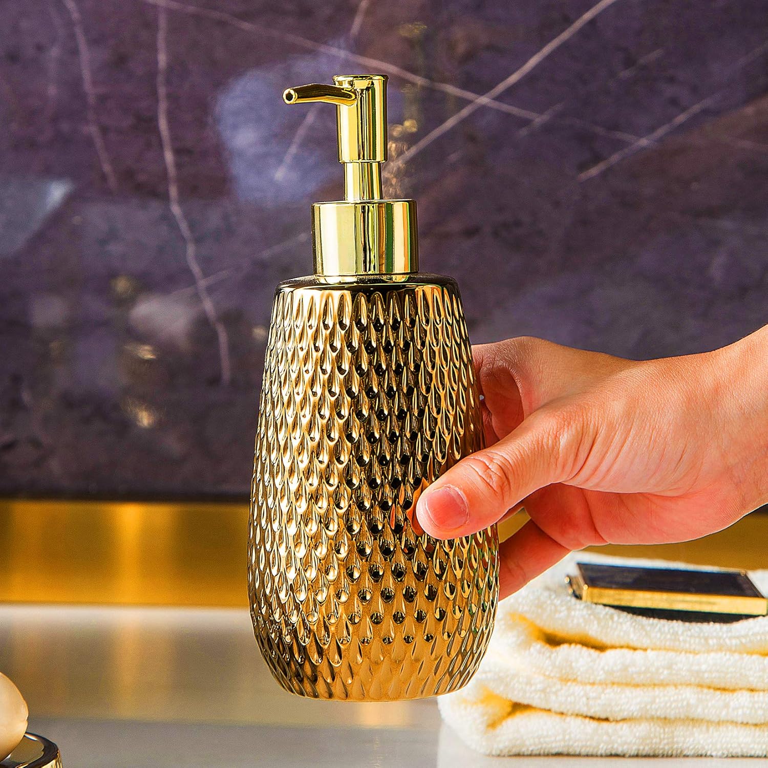 Luxury Gold-Ceramic Bathroom Accessory Set for Your Home